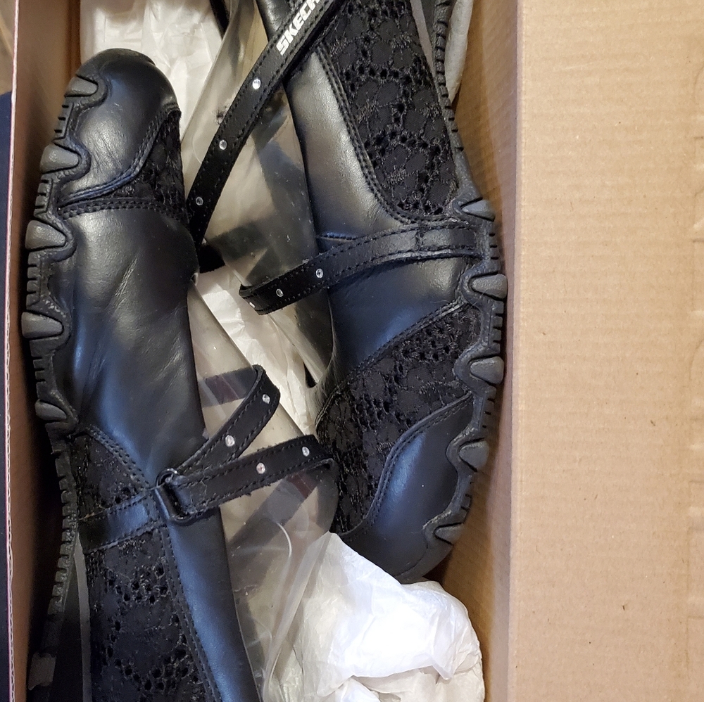 Skechers